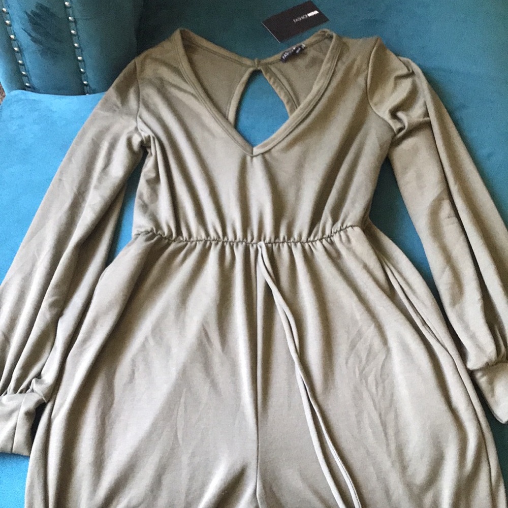 Olive color jumpsuit size(M)